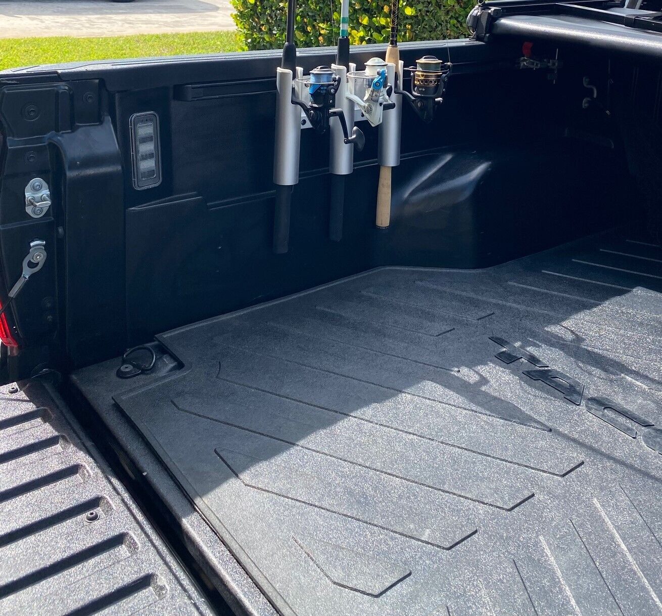 Securing Your Catch: the Ultimate Truck Bed Fishing Rod Holder插图2