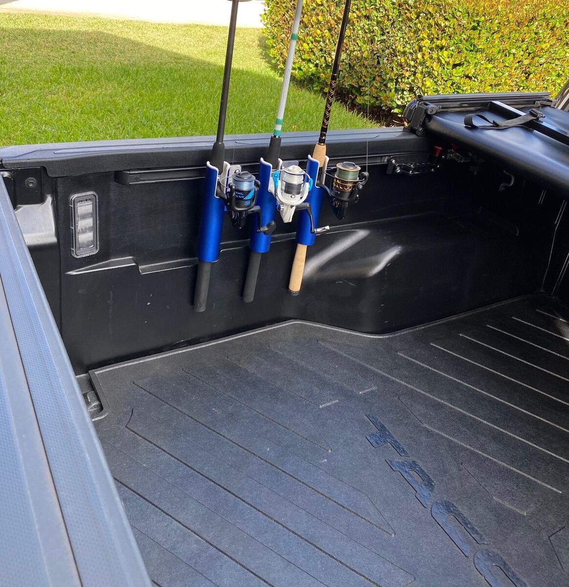 Securing Your Catch: the Ultimate Truck Bed Fishing Rod Holder插图1
